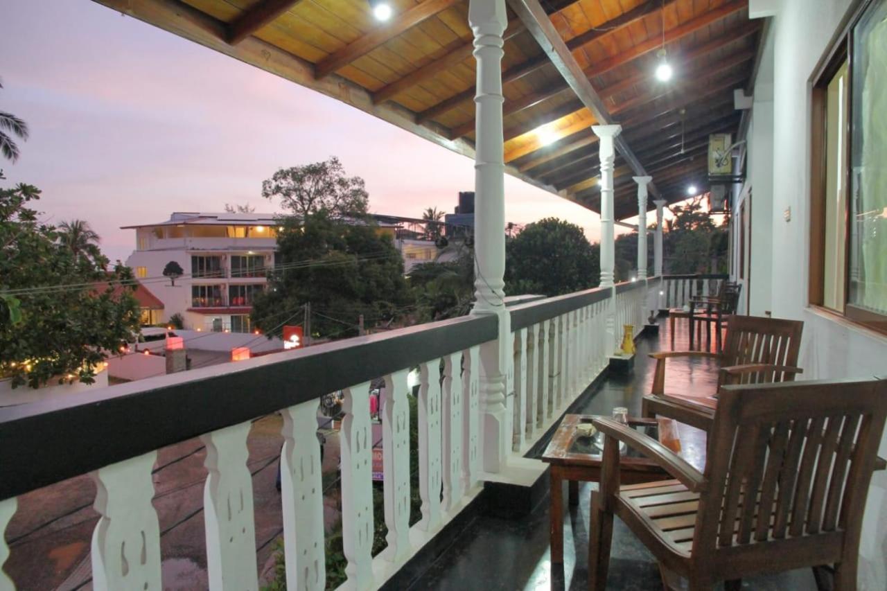 Sunny Mood Guest House Unawatuna Exterior photo