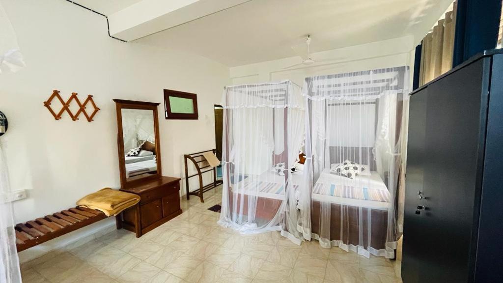 Sunny Mood Guest House Unawatuna Exterior photo