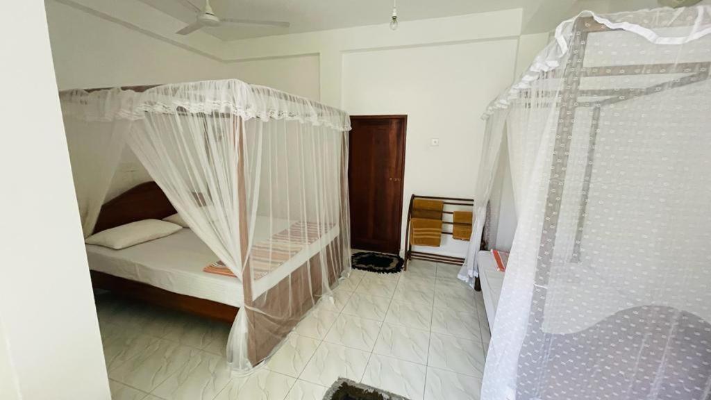 Sunny Mood Guest House Unawatuna Exterior photo